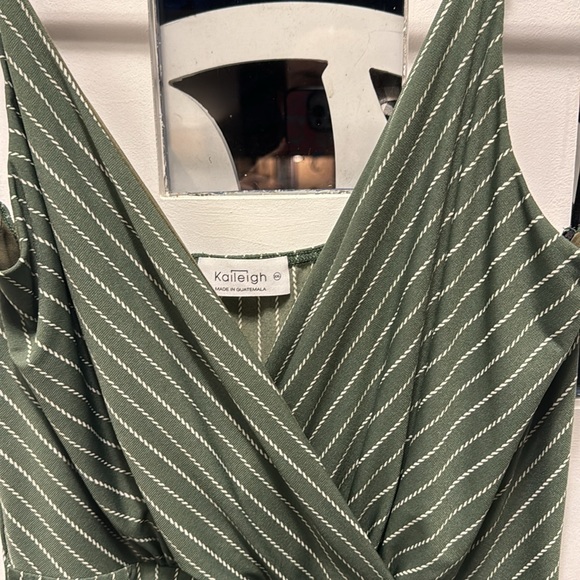 Green and cream jumpsuit - Picture 2 of 2